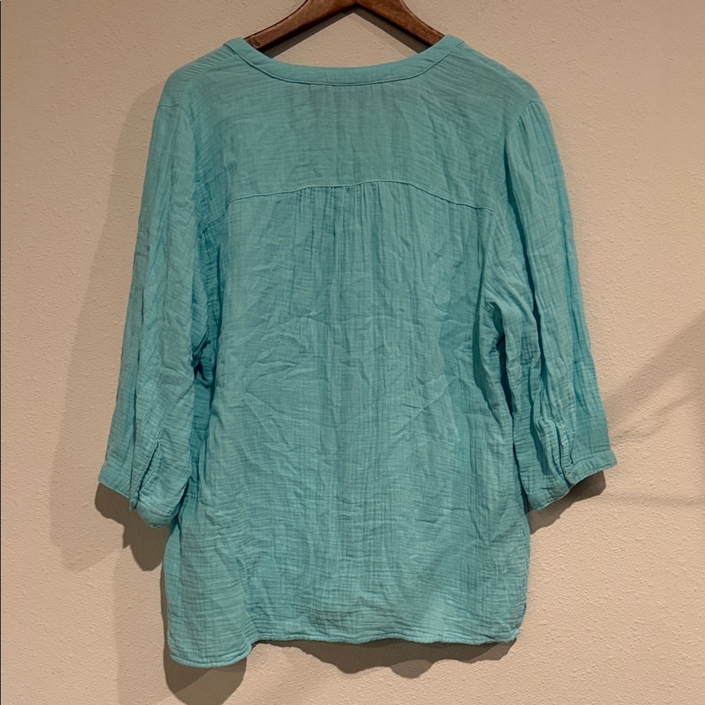 D&CO Beach Aqua Button-Down Blouse - Picture 8 of 10